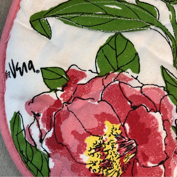 Vera Neumann Pink Camelia Kitchen Set NWT! - Picture 7 of 8